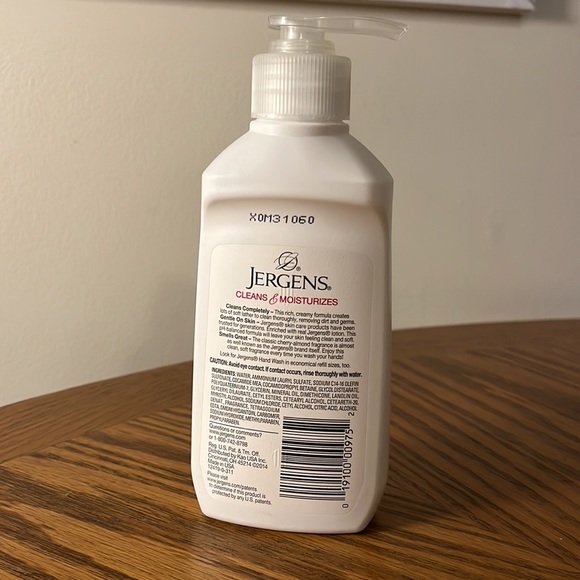 Jergens Bath & Body Cherry Almond Jergens Extra Moisturizing Hand